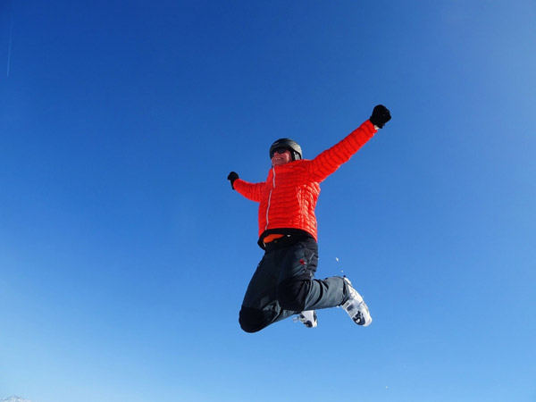 jumping-on-the-snow jumping-on-the-snow